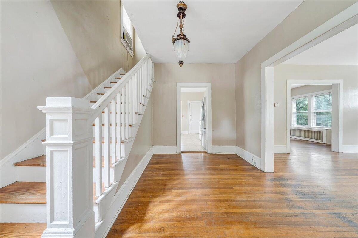 1002 Howbert Avenue Southwest Roanoke, VA 24015 - Photo 4 of 29 07-MIB01485