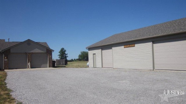 10411 Hoffman Road Fort Wayne, IN 46816 - Photo 8 of 25