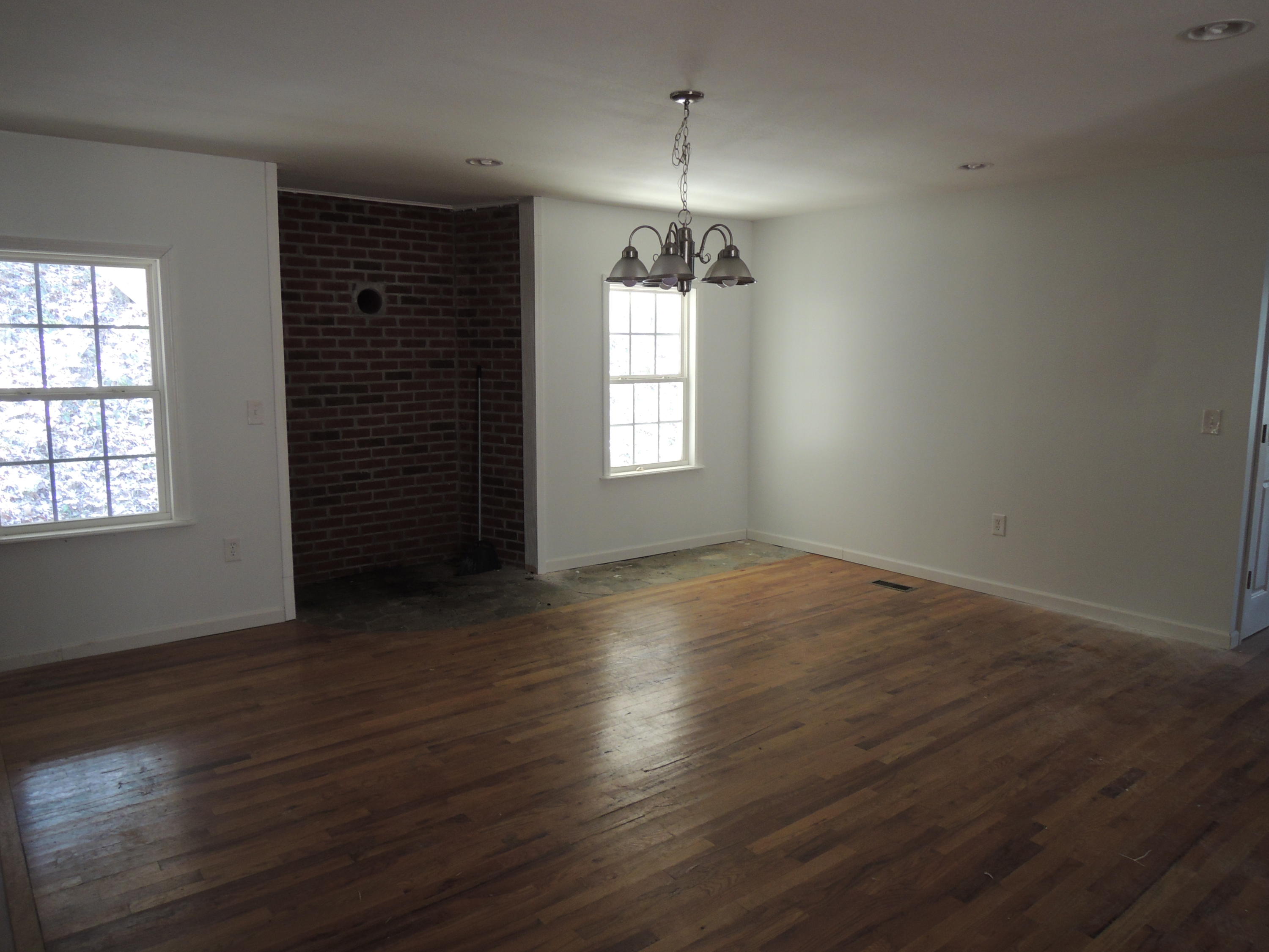 184 Perry Road Road Wartburg, TN 37887 - Photo 5 of 9 021