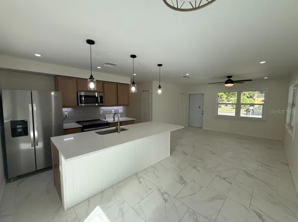 $2,095 | 1809 5th Avenue West, Palmetto, FL 34221