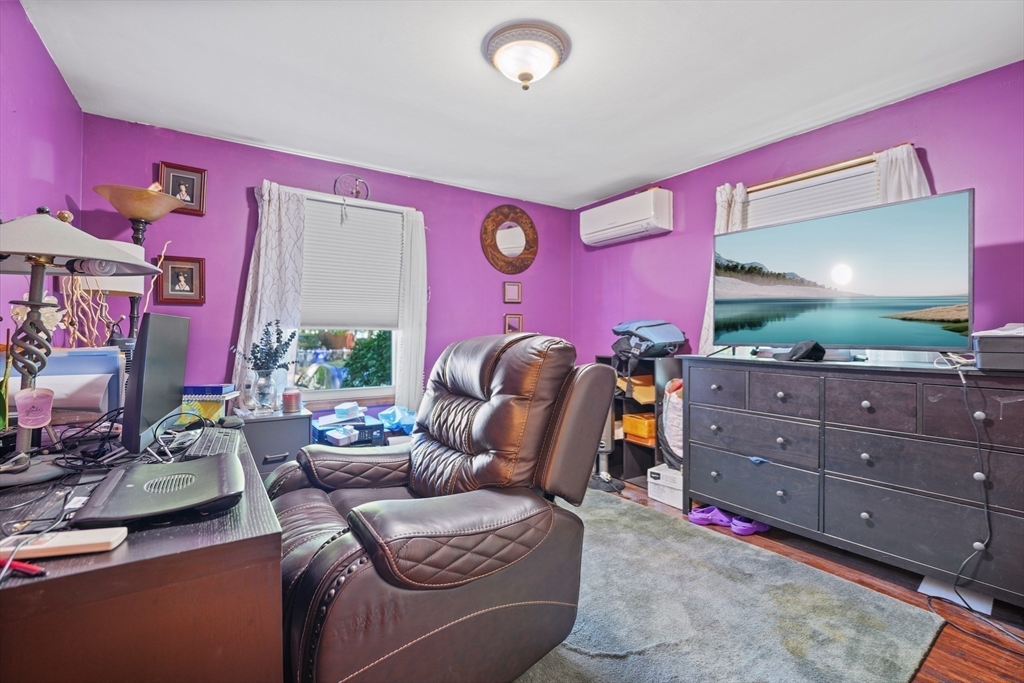 21 Woodglen Road Boston, MA 02136 - Photo 17 of 22 Gallery Image 17