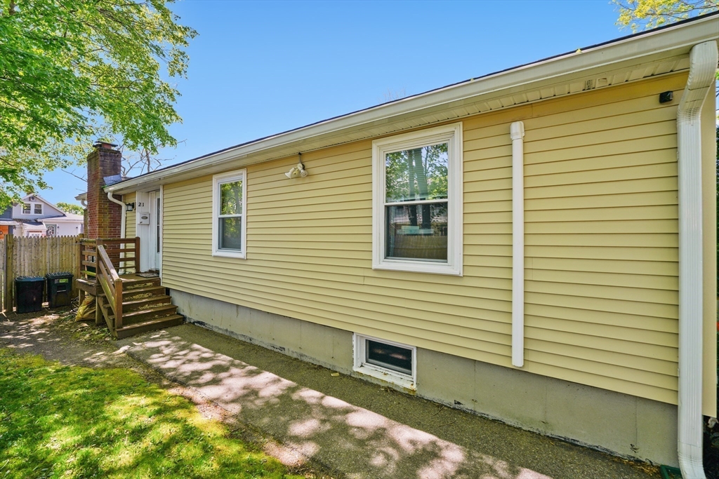 21 Woodglen Road Boston, MA 02136 - Photo 4 of 22 Gallery Image 4