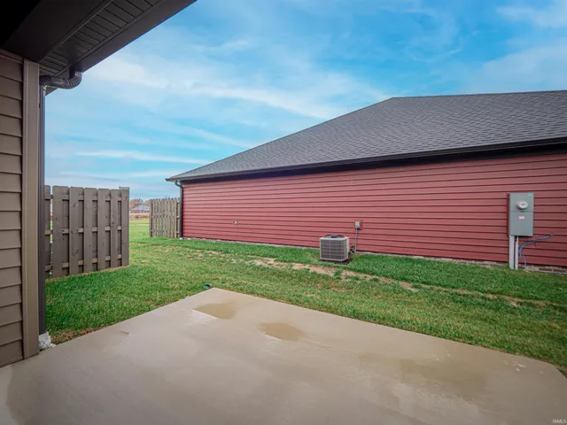 $2,300 | 3851 High Pointe Drive, Newburgh, IN 47630