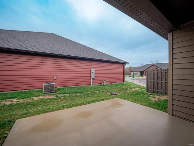 $2,300 | 3851 High Pointe Drive, Newburgh, IN 47630