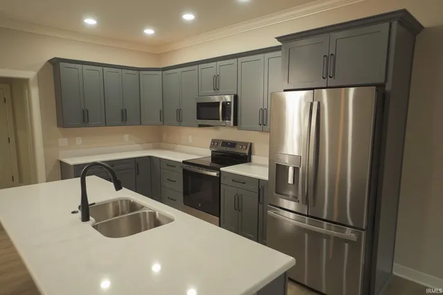 $2,300 | 3851 High Pointe Drive, Newburgh, IN 47630