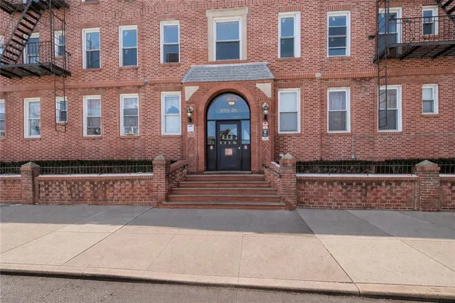 $445,000 | 109-18 Lefferts Boulevard, Unit D2 | South Ozone Park