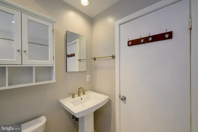 $2,800 | 1771 Swann Street Northwest, Washington, DC 20009