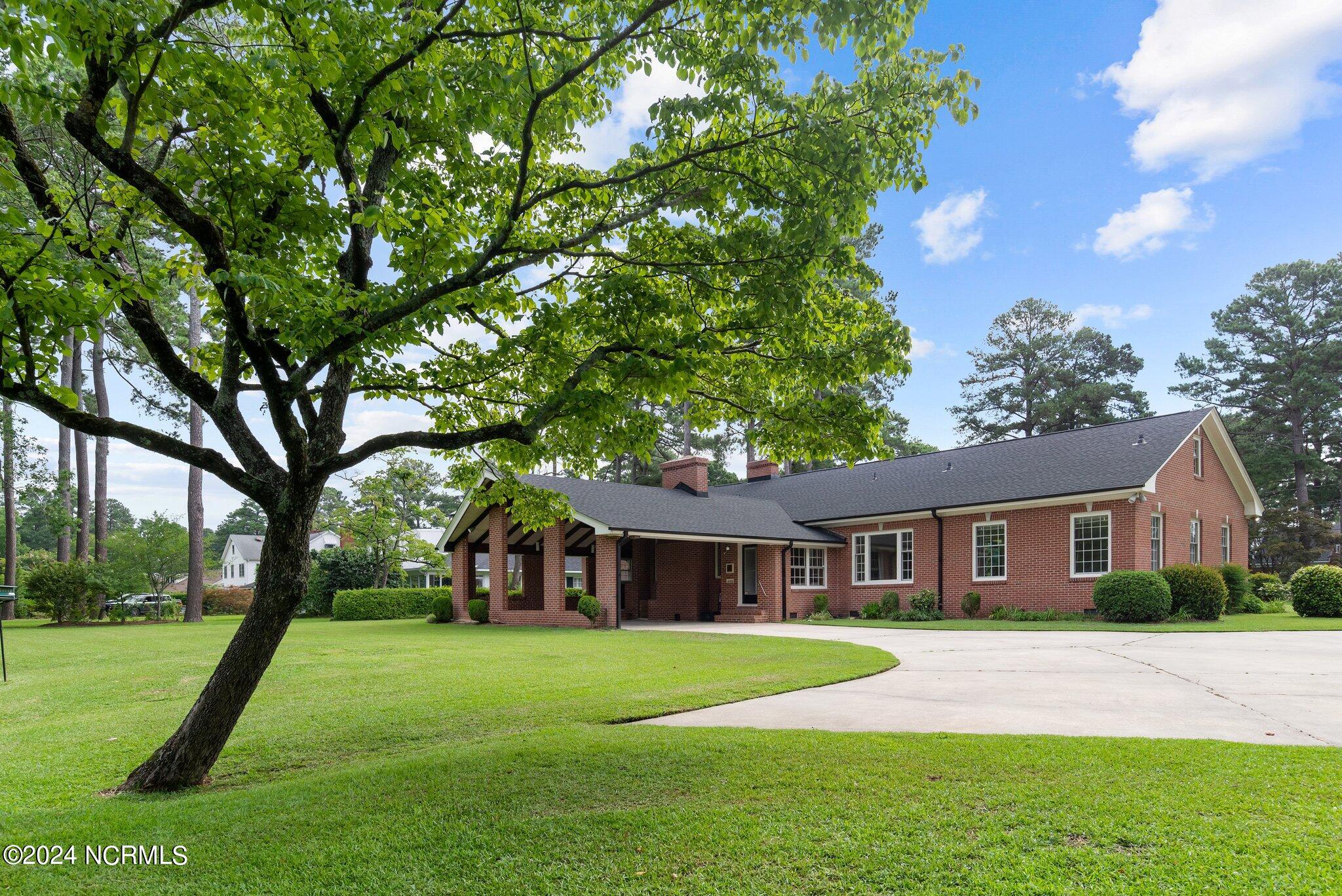 1302 Greenbriar Road Kinston, NC 28501 - Photo 5 of 48 44-web-or-mls-DSC_9592