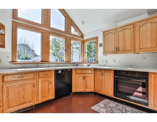 11 Marilyn Road Milton, MA 02186 - Photo 5 of 28 Gallery Image 5