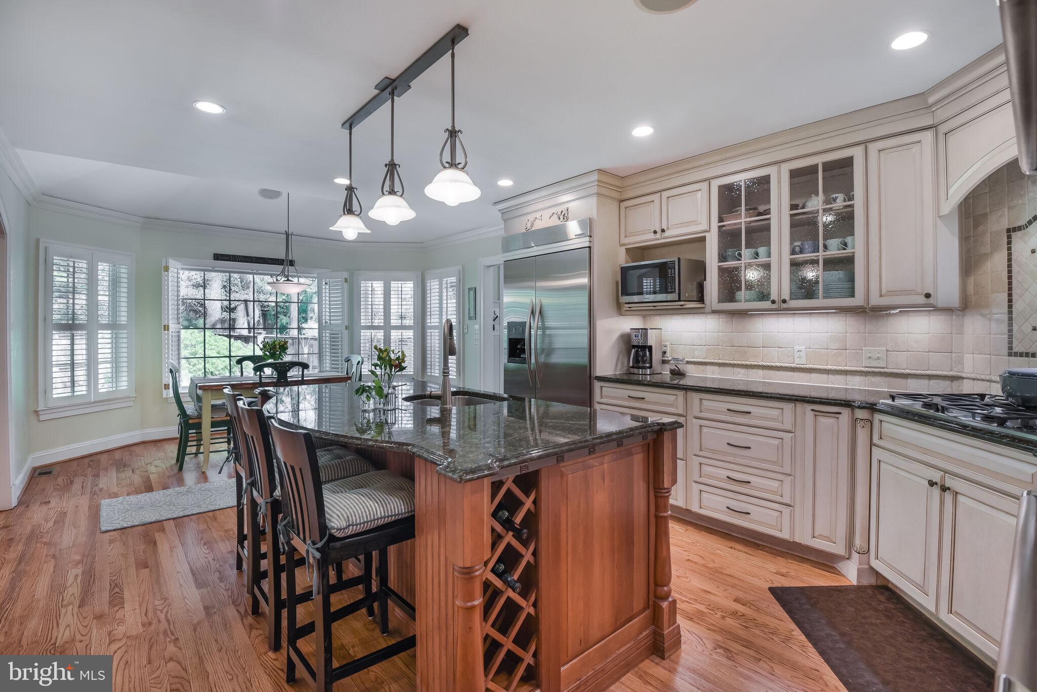 10601 Gainsborough Road Potomac, MD 20854 - Photo 19 of 55 Kitchen