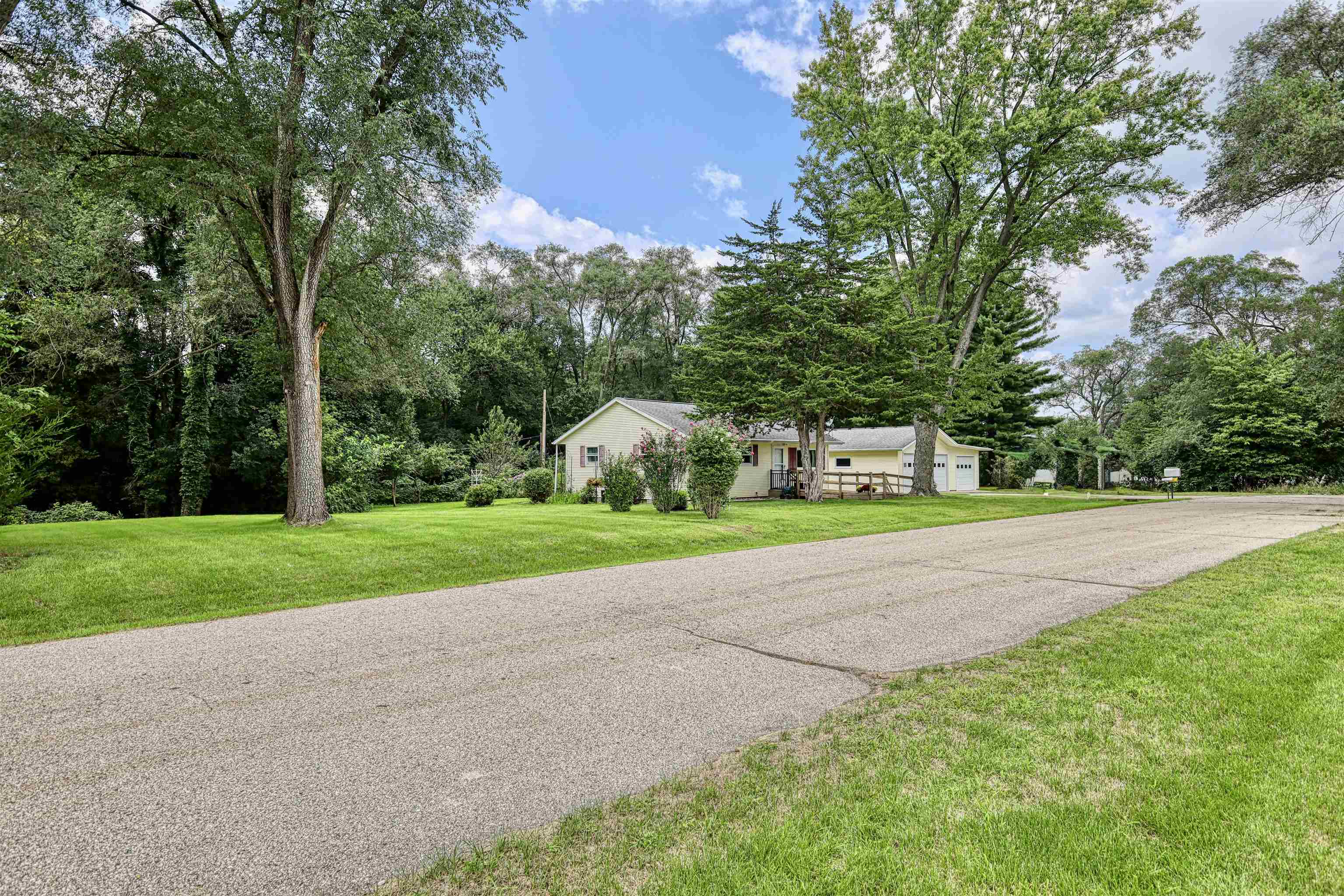 2012 Terry Court Beloit, WI 53511 - Photo 28 of 37 Gallery Image 28