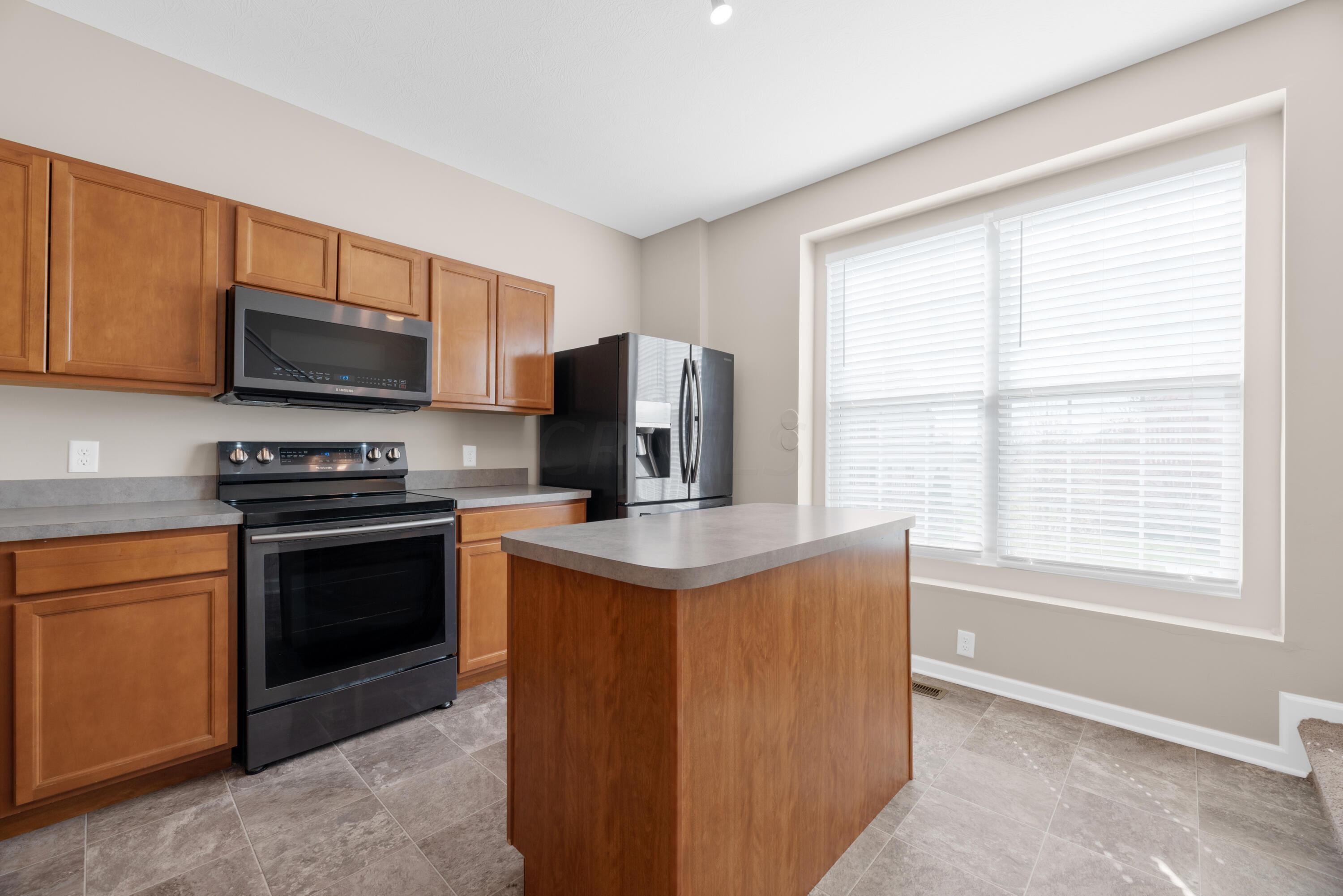 495 Autumn Ridge Circle Pickerington, OH 43147 - Photo 12 of 37 MAR_8481