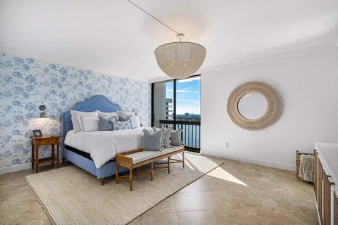 $1,200,000 | 108 Lakeshore Drive, Unit 38PH, North Palm Beach, FL 33408