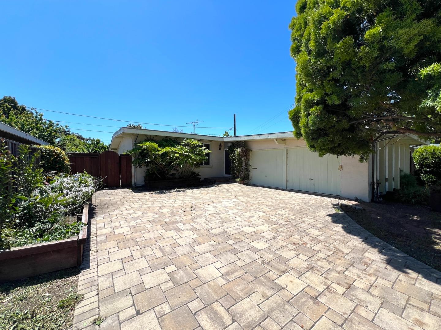 183 Thompson Square Mountain View, CA 94043 - Photo 27 of 28