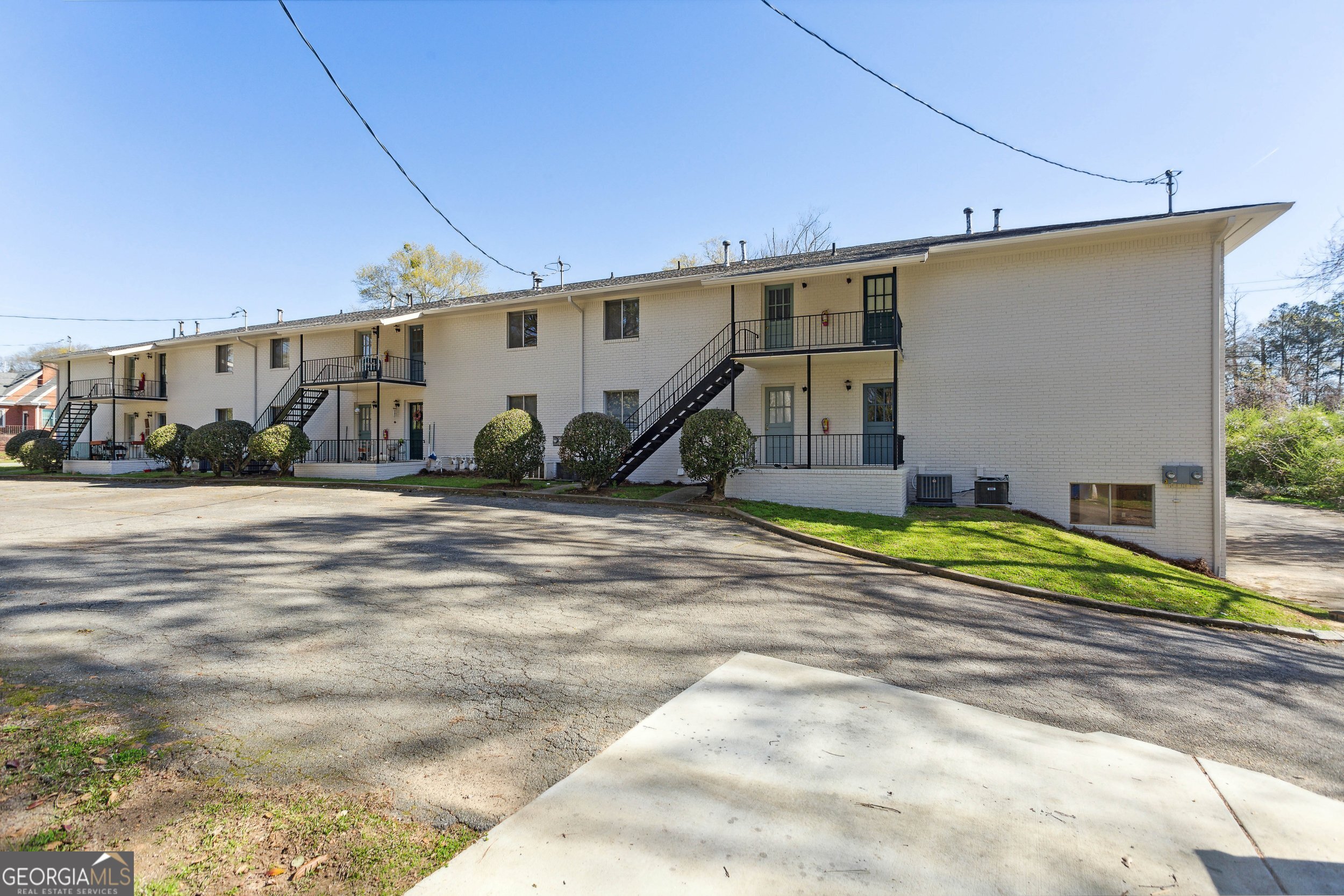 144 Jackson Street Newnan, GA 30263 - Photo 11 of 19 a backyard of a house