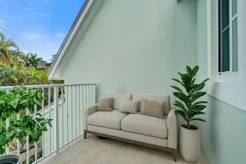 $1,049,000 | 1110 Northeast 17th Way, Fort Lauderdale, FL 33304