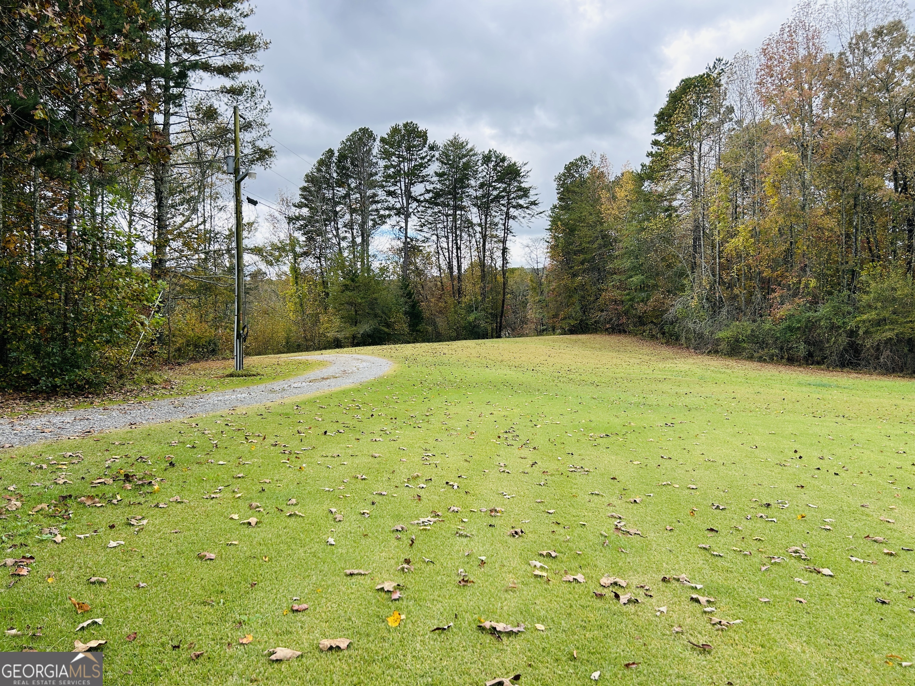 3077 Alec Mountain Road Clarkesville, GA 30523 - Photo 30 of 35 a view of an outdoor space and a yard