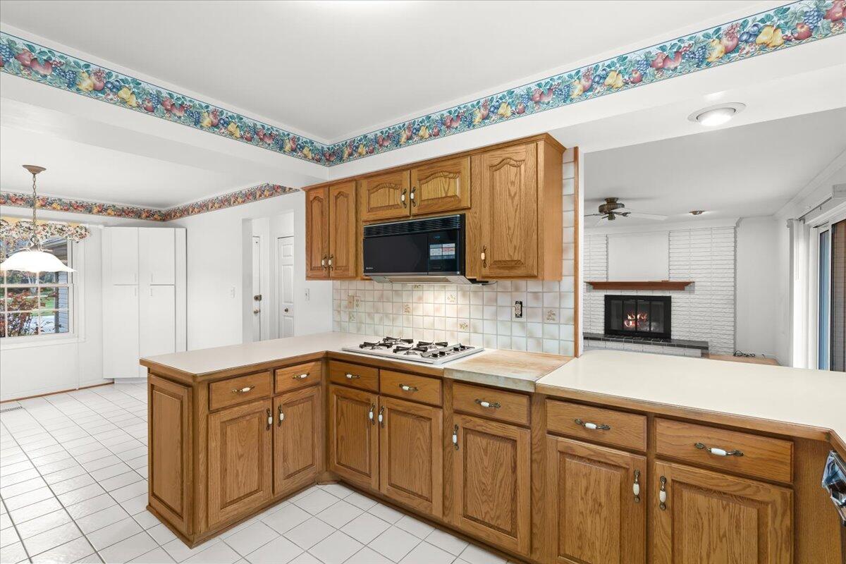 41849 Banbury Road Northville, MI 48168 - Photo 12 of 36 12-41849 Banbury Rd