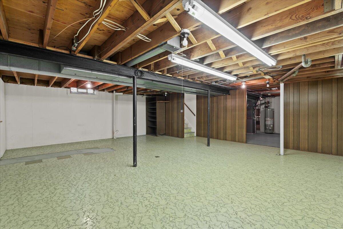 41849 Banbury Road Northville, MI 48168 - Photo 29 of 36 29-41849 Banbury Rd