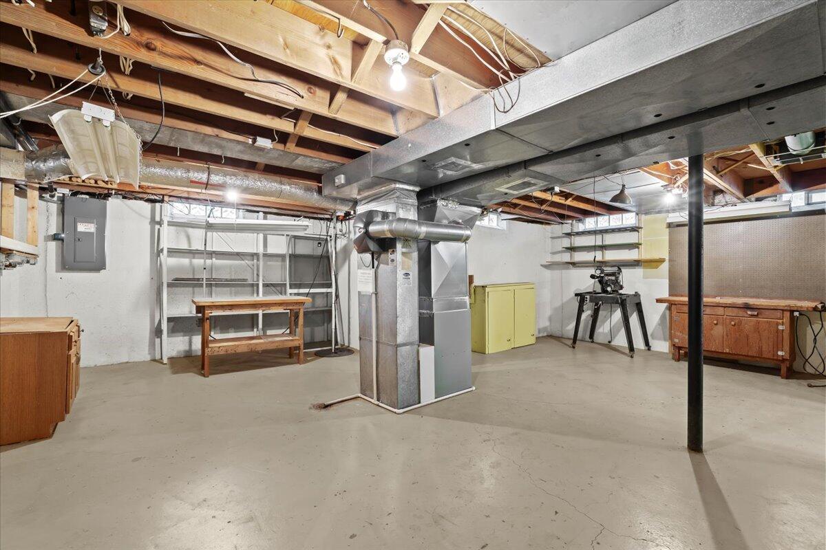 41849 Banbury Road Northville, MI 48168 - Photo 30 of 36 30-41849 Banbury Rd