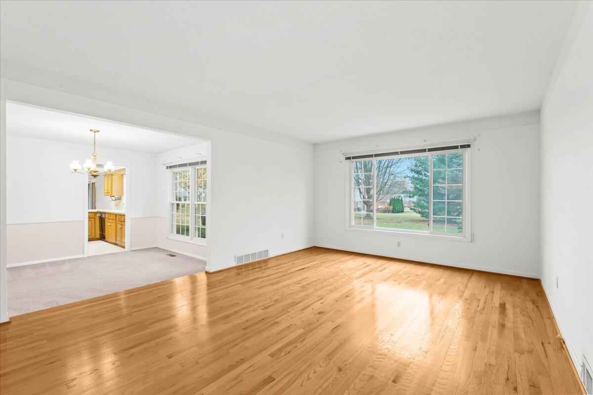 41849 Banbury Road Northville, MI 48168 - Photo 8 of 36 08-41849 Banbury Rd