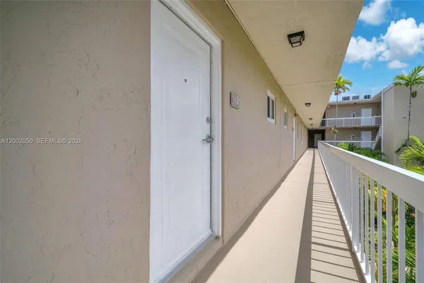 $1,750 | 8103 Camino Real, Unit C314, Miami, FL 33143