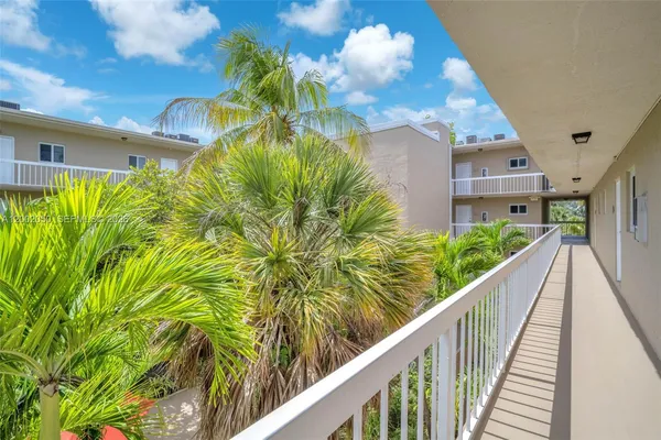 $1,750 | 8103 Camino Real, Unit C314, Miami, FL 33143