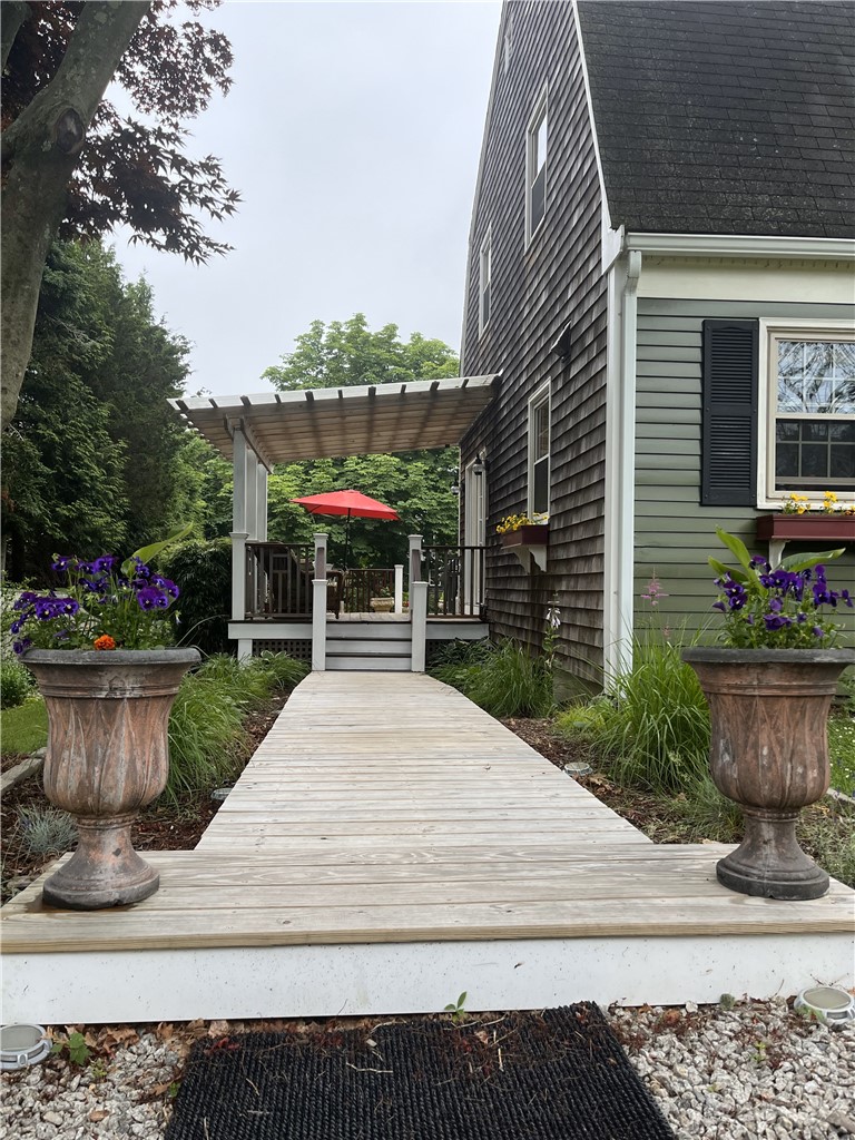 7 Boulevard East Middletown, RI 02842 - Photo 21 of 23