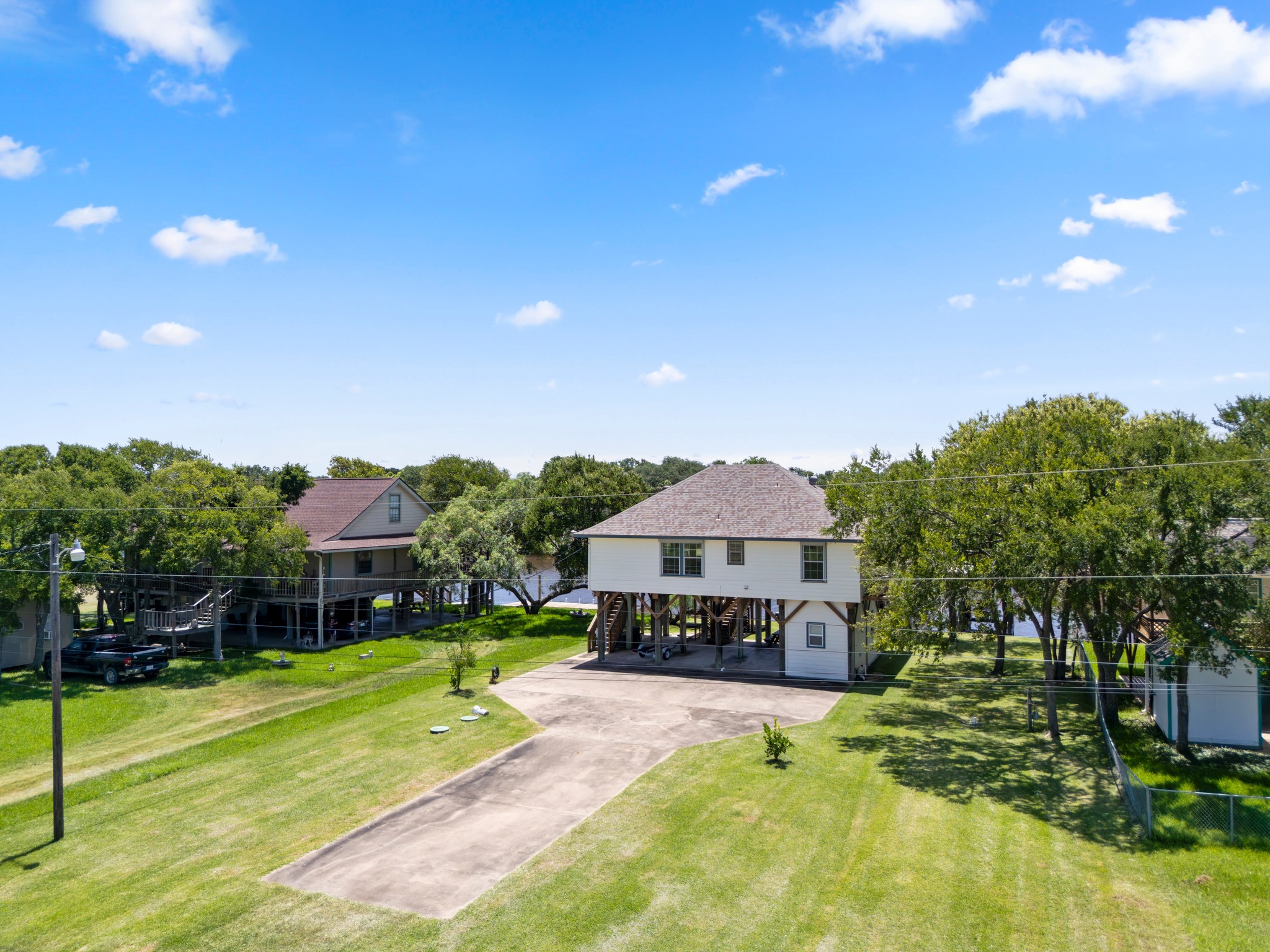 2777 Cr 291 Red Bend Road Sargent, TX 77414 - Photo 7 of 45