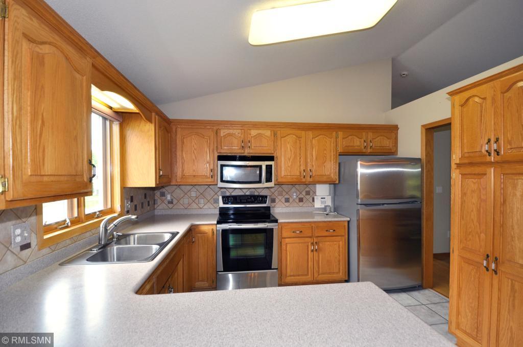 5614 23rd Avenue Northwest Rochester, MN 55901 - Photo 8 of 27 Gallery Image 8