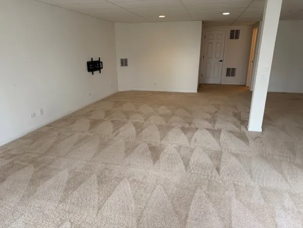 $440,000 | 200 Tanglewood Drive, Glen Ellyn, IL 60137