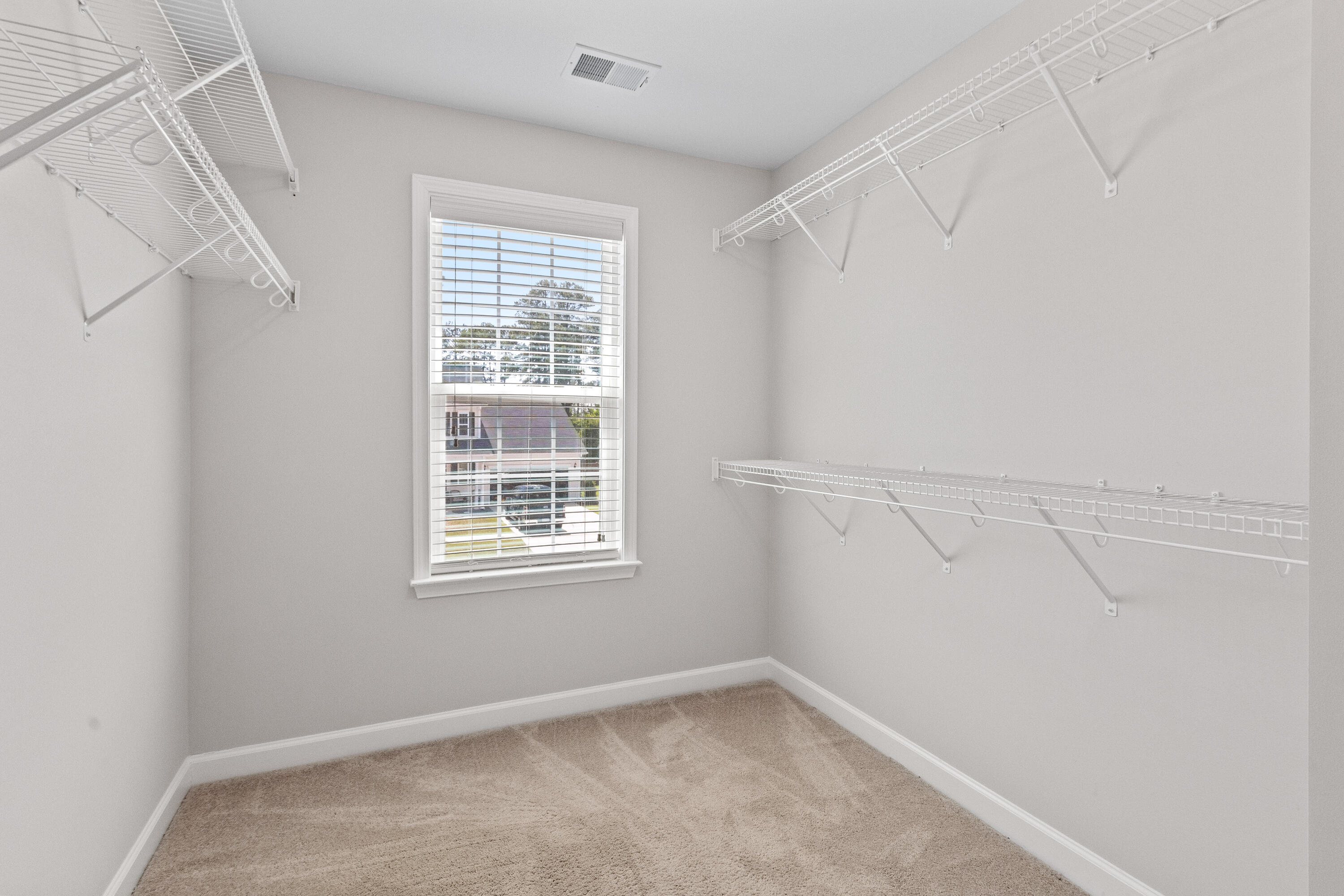 242 Saxony Loop Summerville, SC 29486 - Photo 29 of 44 242SaxonyLoop-CasaVerdeMediaLLC47