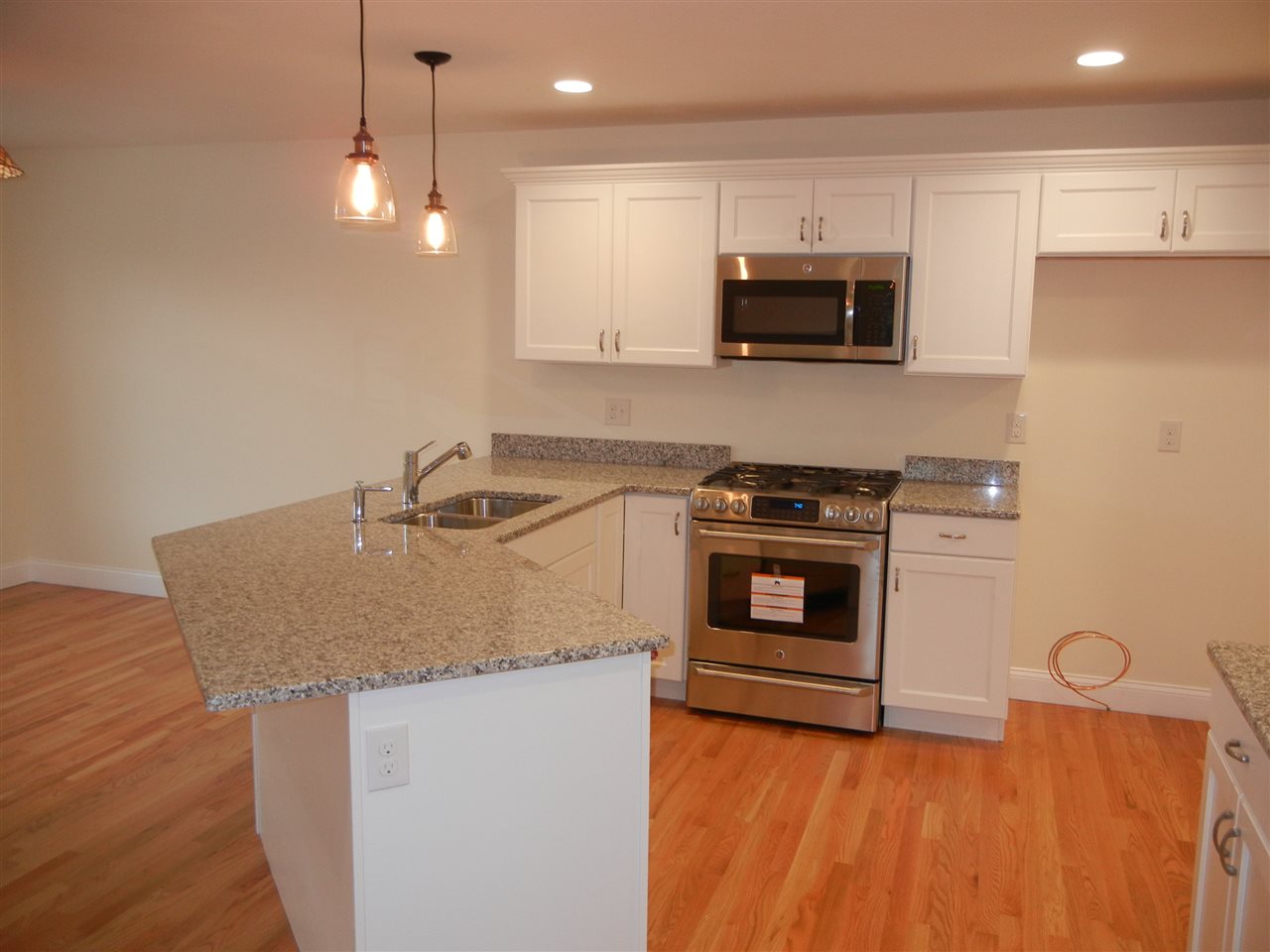 5 Clubhouse Way, Unit 4 Amherst, NH 03031 - Photo 20 of 23 Gallery Image 20
