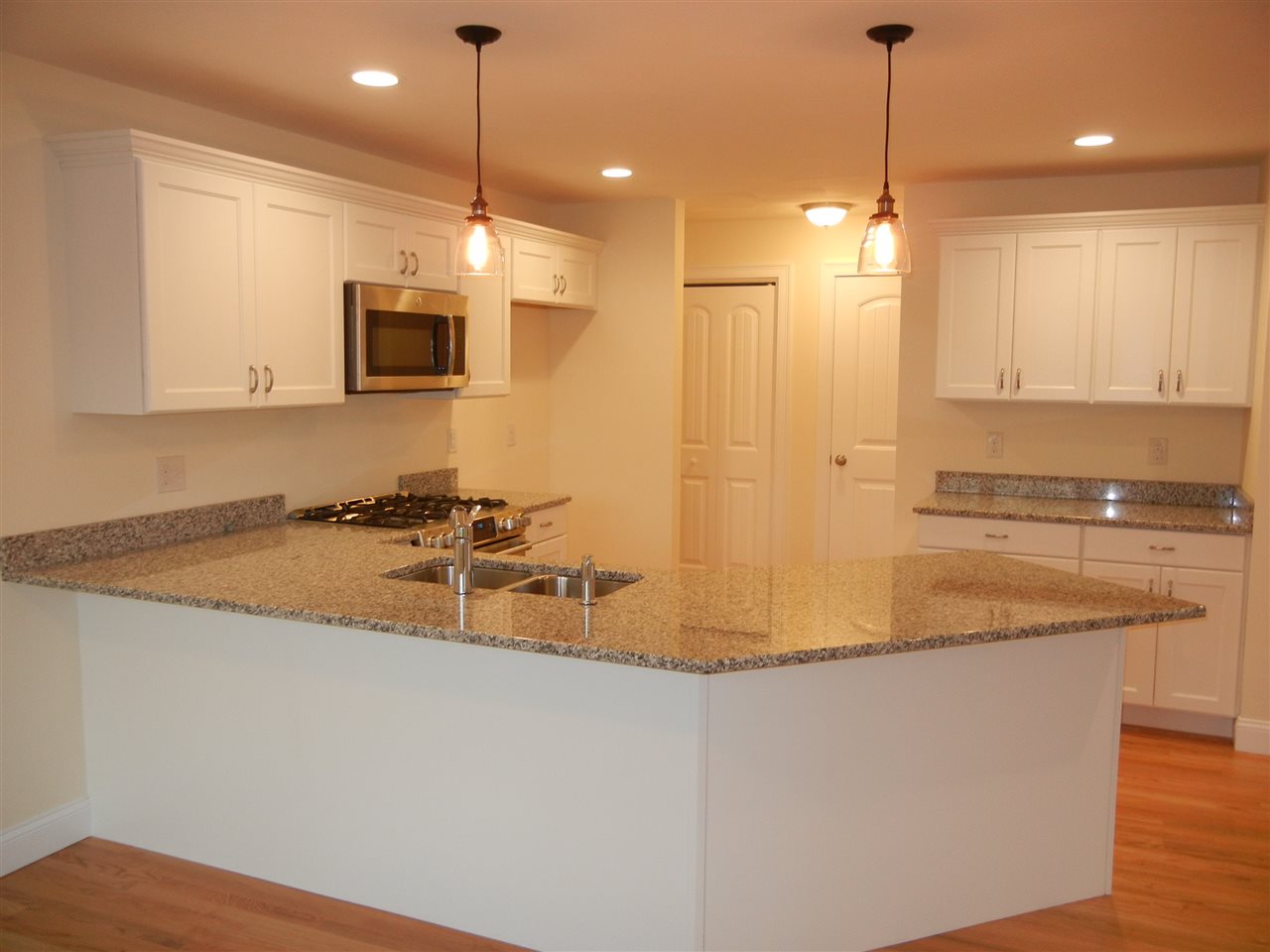 5 Clubhouse Way, Unit 4 Amherst, NH 03031 - Photo 22 of 23 Gallery Image 22