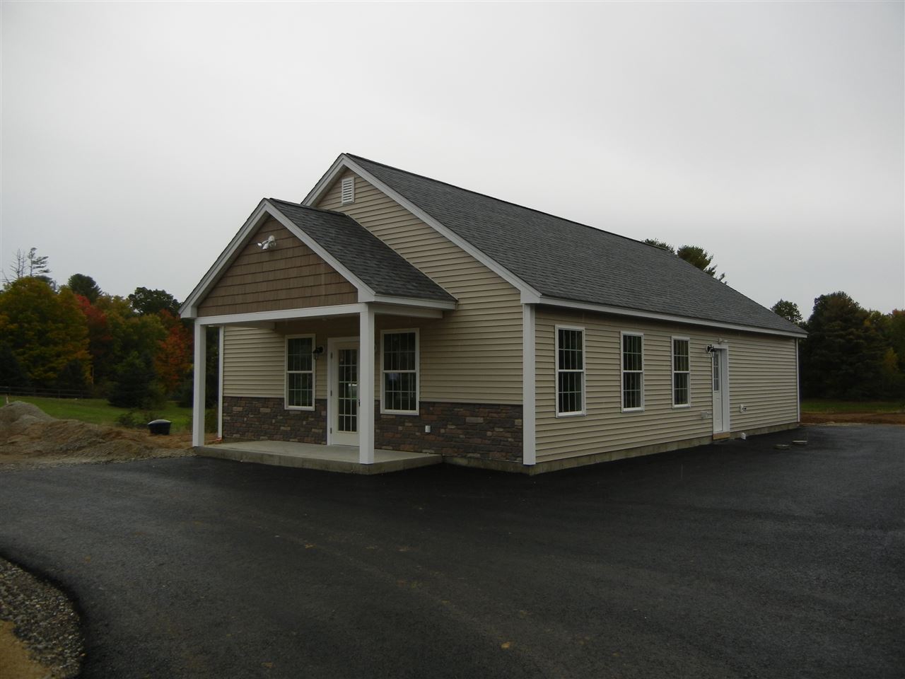 5 Clubhouse Way, Unit 4 Amherst, NH 03031 - Photo 23 of 23 Gallery Image 23