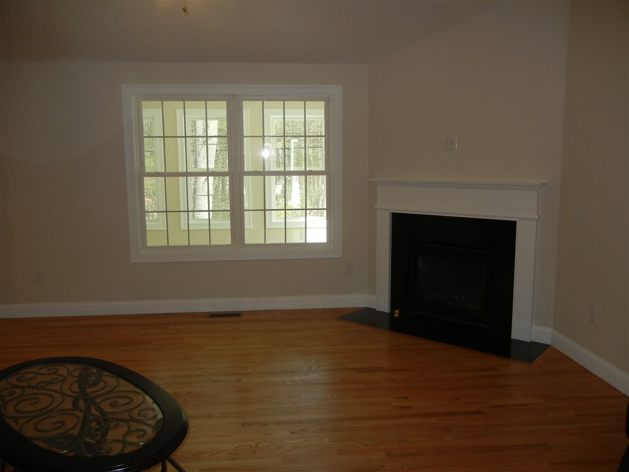 5 Clubhouse Way, Unit 4 Amherst, NH 03031 - Photo 6 of 23 Gallery Image 6
