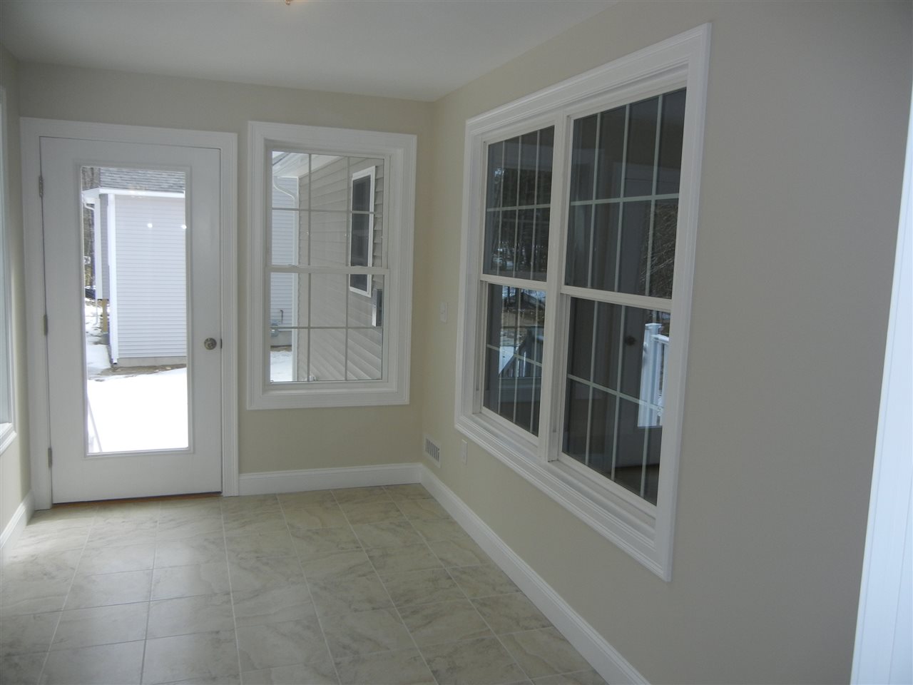 5 Clubhouse Way, Unit 4 Amherst, NH 03031 - Photo 8 of 23 Gallery Image 8