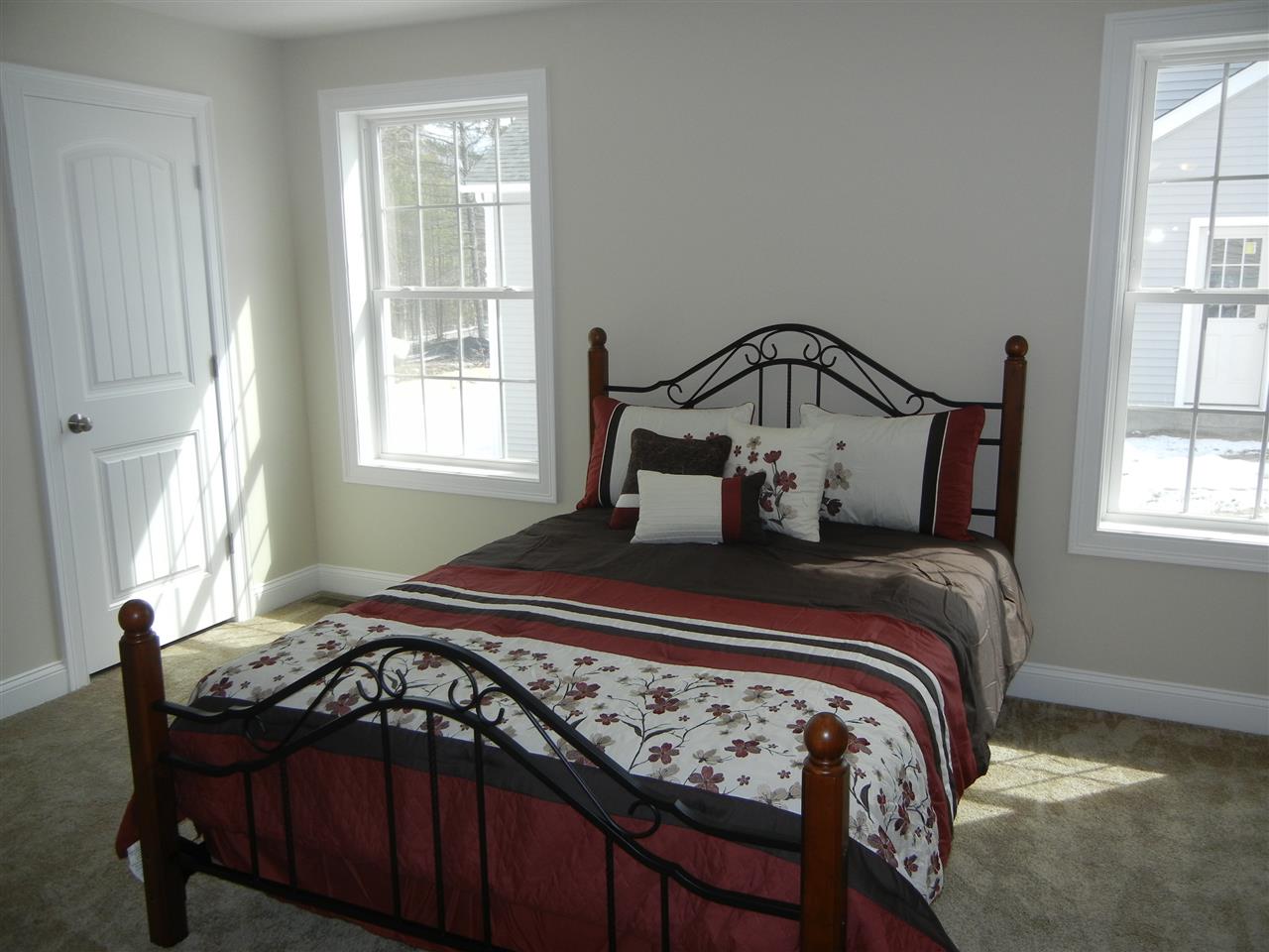 5 Clubhouse Way, Unit 4 Amherst, NH 03031 - Photo 9 of 23 Gallery Image 9