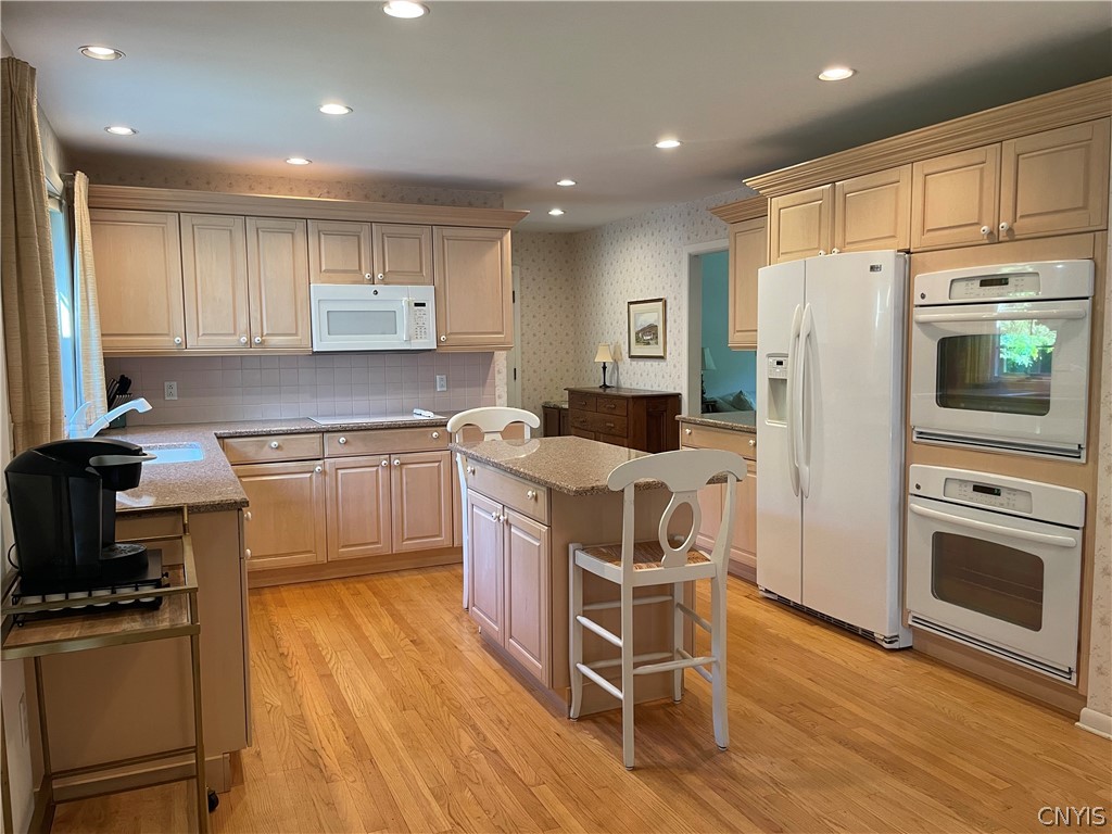 2671 Lyons Road Camillus, NY 13031 - Photo 17 of 50 Kitchen