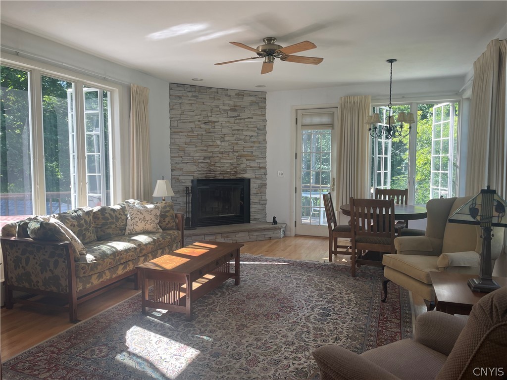 2671 Lyons Road Camillus, NY 13031 - Photo 22 of 50 Family Room