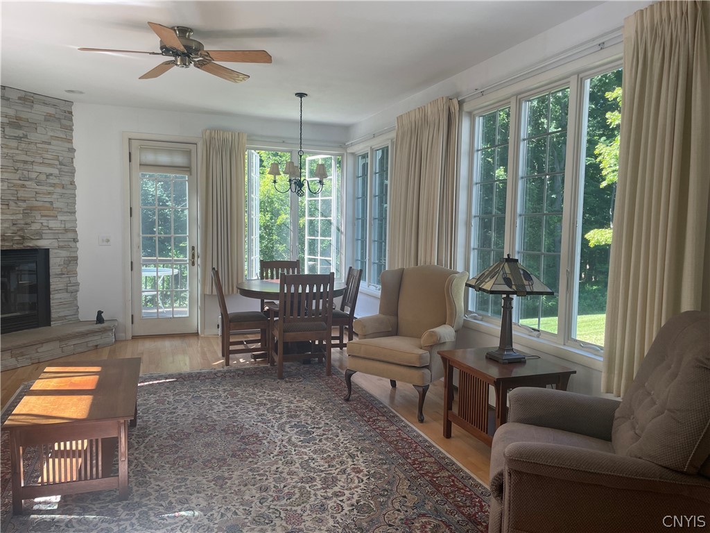 2671 Lyons Road Camillus, NY 13031 - Photo 23 of 50 Family Room