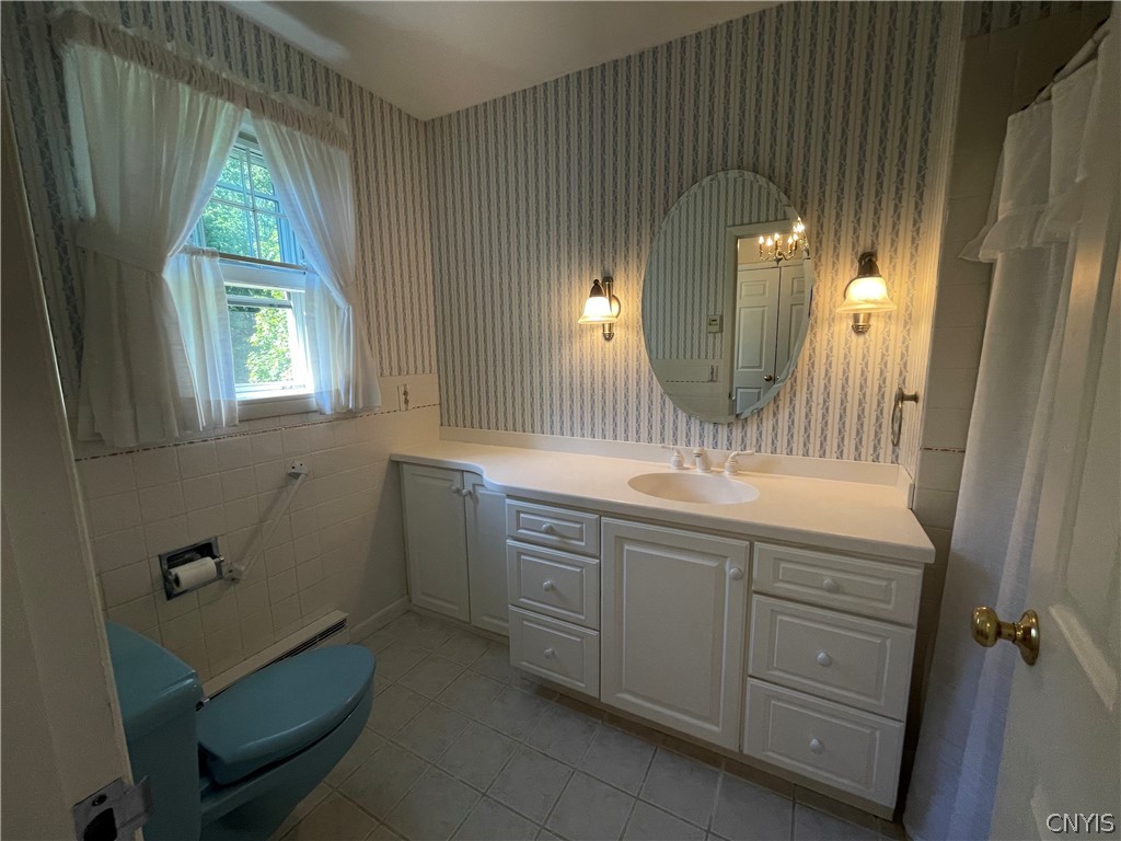 2671 Lyons Road Camillus, NY 13031 - Photo 29 of 50 Master Bathroom