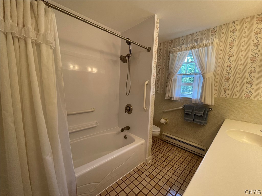 2671 Lyons Road Camillus, NY 13031 - Photo 39 of 50 Main Bathroom