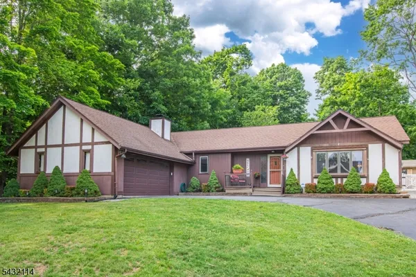 $600,000 | 14 Stanley Place, Budd Lake, NJ 07828