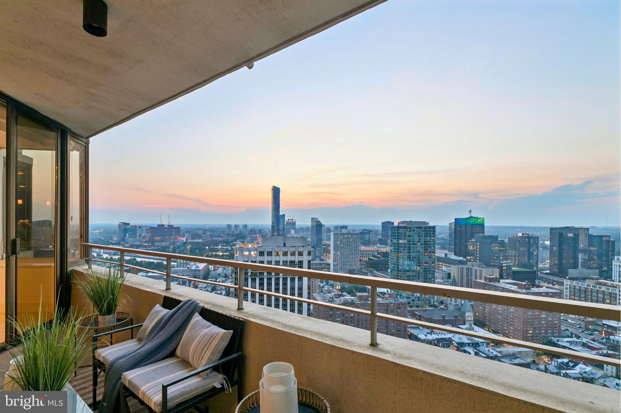 202 West Rittenhouse Square, Unit 3203 Philadelphia, PA 19103 - Photo 10 of 55 Gallery Image 10