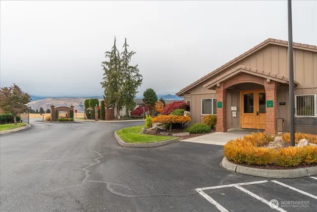 $219,000 | 565 Sunday Drive, East Wenatchee, WA 98802