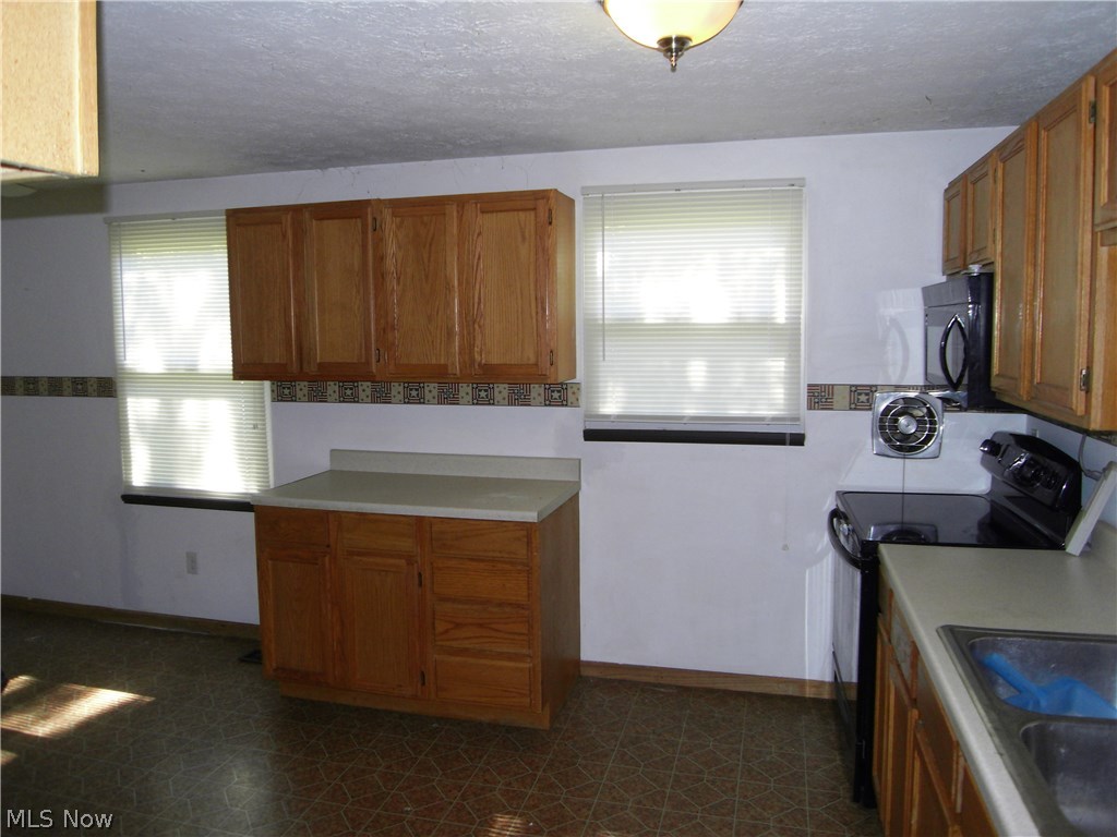 6262 Berwick Road Madison, OH 44057 - Photo 8 of 16
