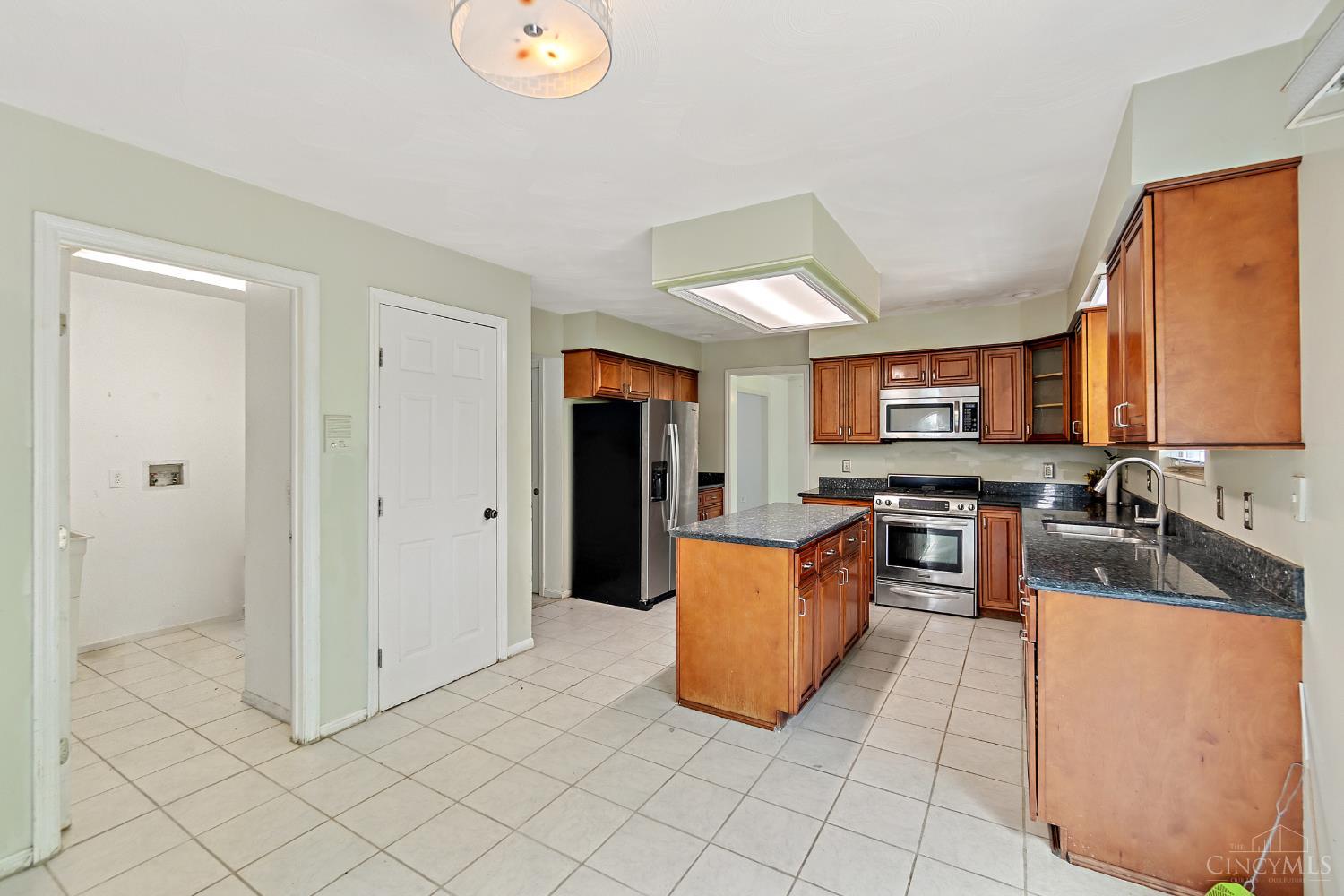 1482 Waycross Road Forest Park, OH 45240 - Photo 9 of 25