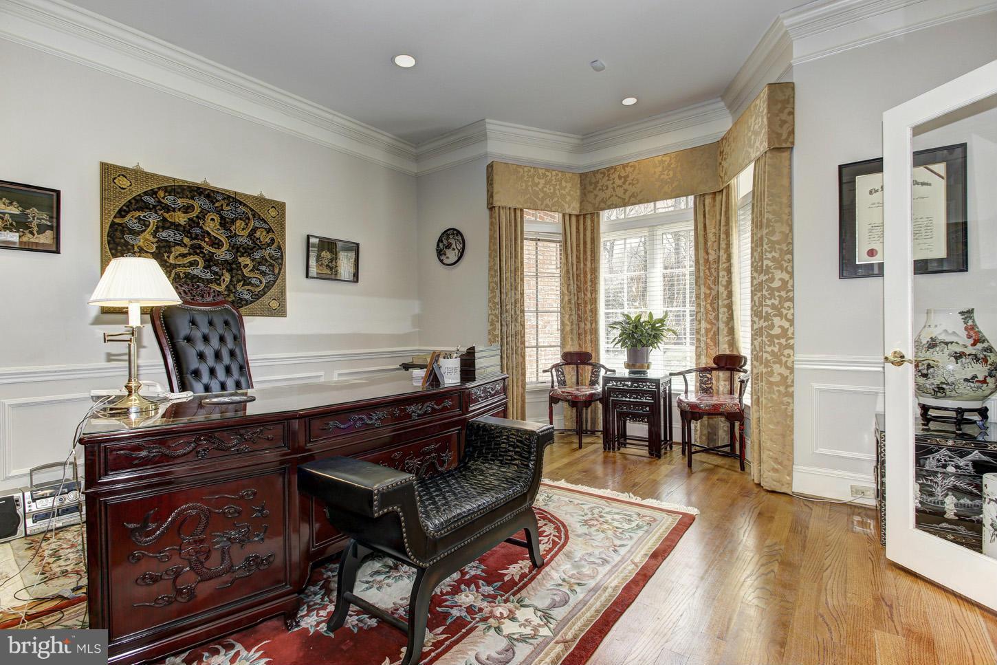 1056 Swinks Mill Road McLean, VA 22102 - Photo 4 of 30 Interior (General)