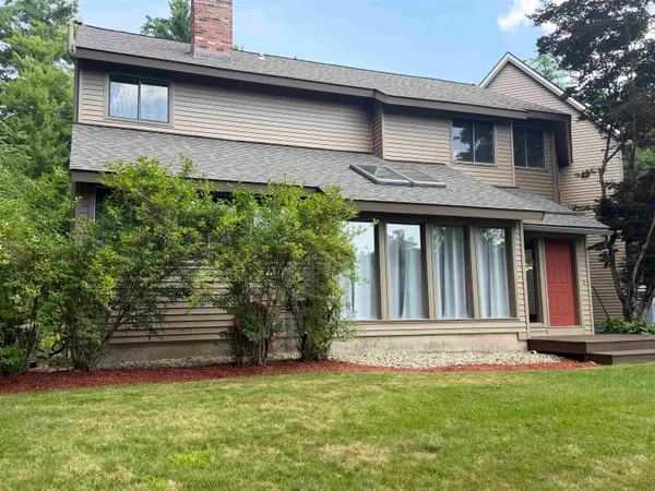 $925,000 | 18 Windsor Boulevard, Londonderry, NH 03053
